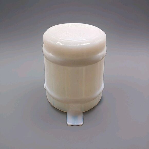 Opal 50's Vintage White Milk Glass Wood Pattern Water Bucket Pail Single Ashtray - Picture 6 of 10